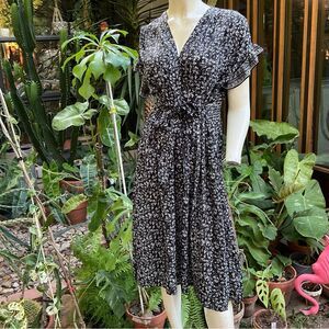 Max Studio B&W Flowy Flounce Sleeve Tie Waist Floral Dress Size Small